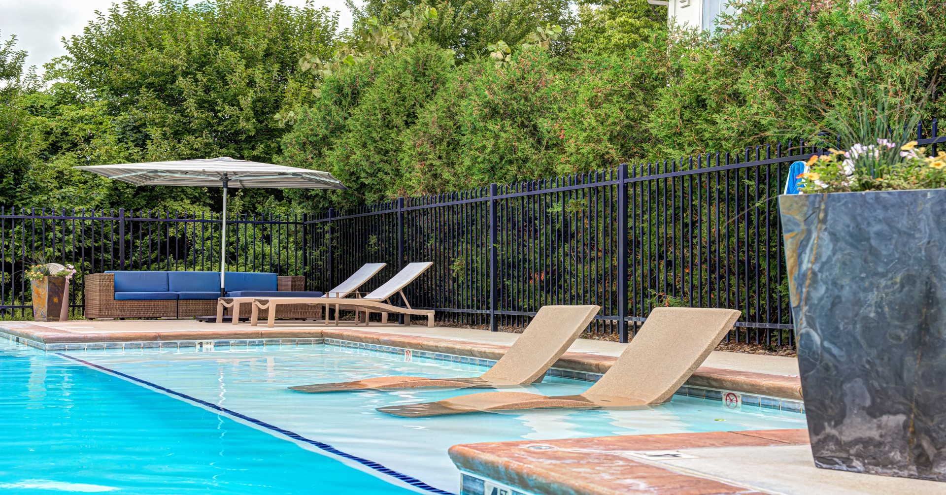 Highpointe Pool Details